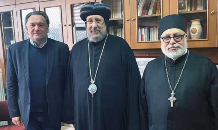 الأنبا إرميا يلتقى عميد القسم اللاهوتى بجامعة أرسطو باليونان