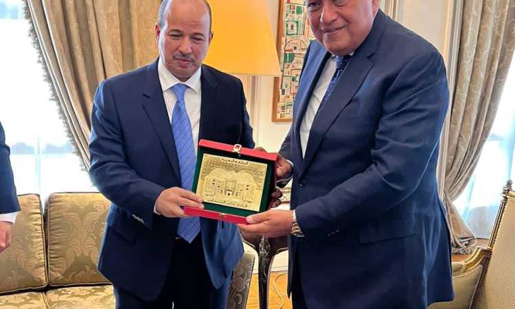 اللقاء
