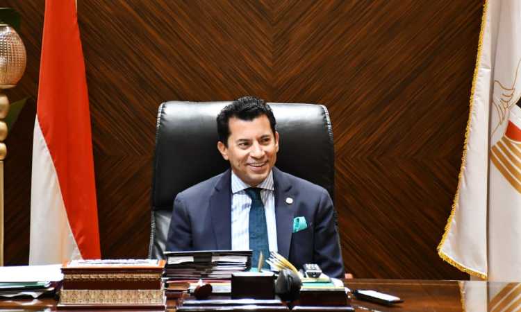 أشرف صبحى وزير الشباب والرياضة