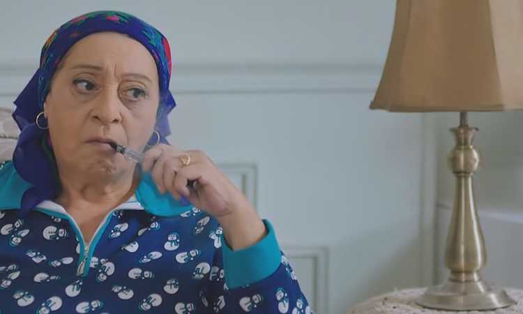 الفنانة لبنى محمود