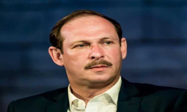 أيمن الشيوى
