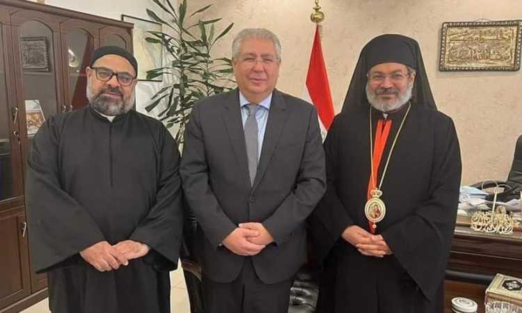 السفير المصرى بالكويت يستقبل الأنبا توما حبيب