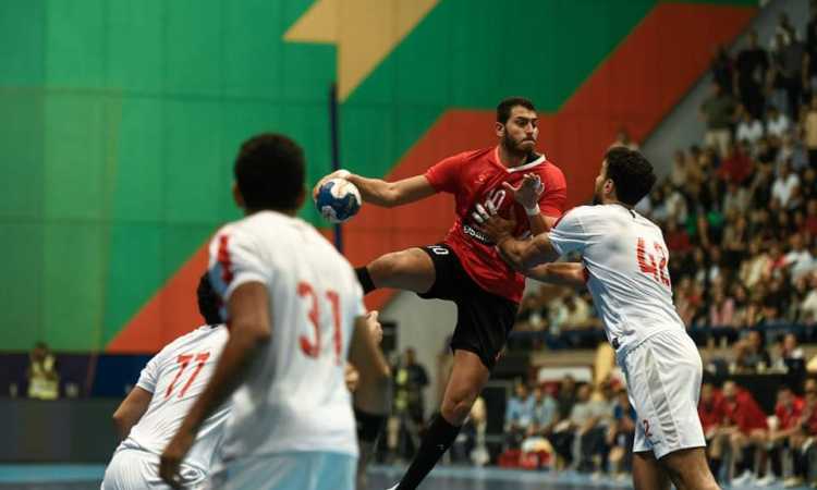 يد الأهلى والزمالك