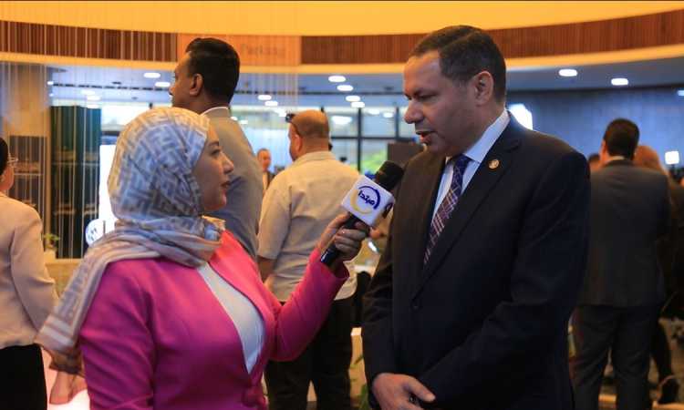 النائب هشام الحصرى مع محررة مبتدا