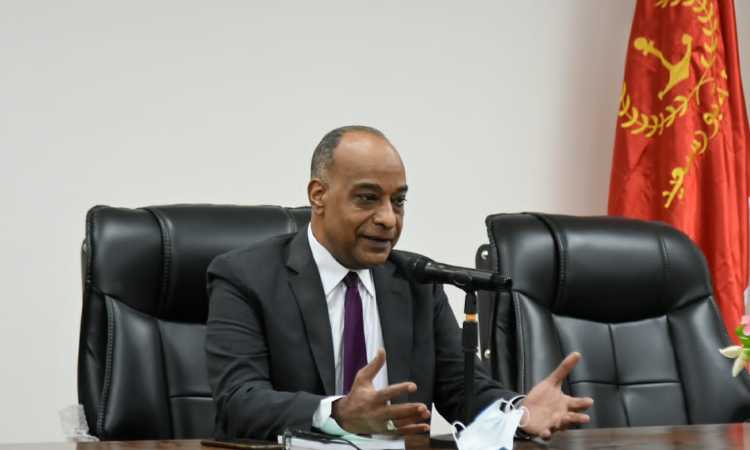 الدكتور أكرم حسن رئيس الإدارة المركزية لتطوير المناهج