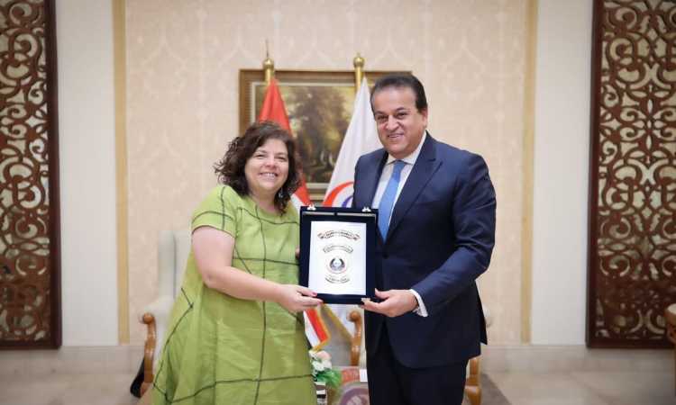 وزير الصحة يلتقى نظيرته الأرجنتينية