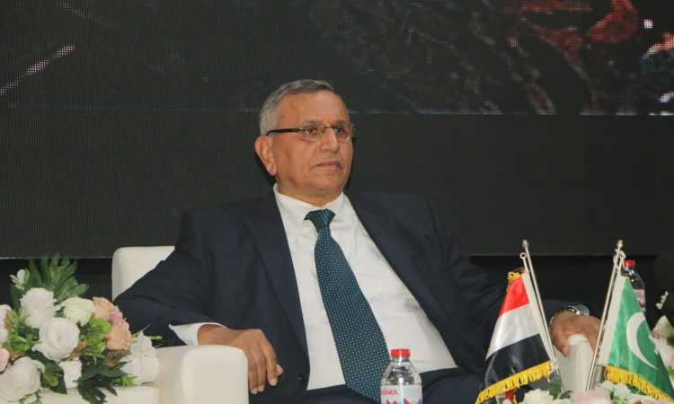 الدكتور عبدالسند يمامة