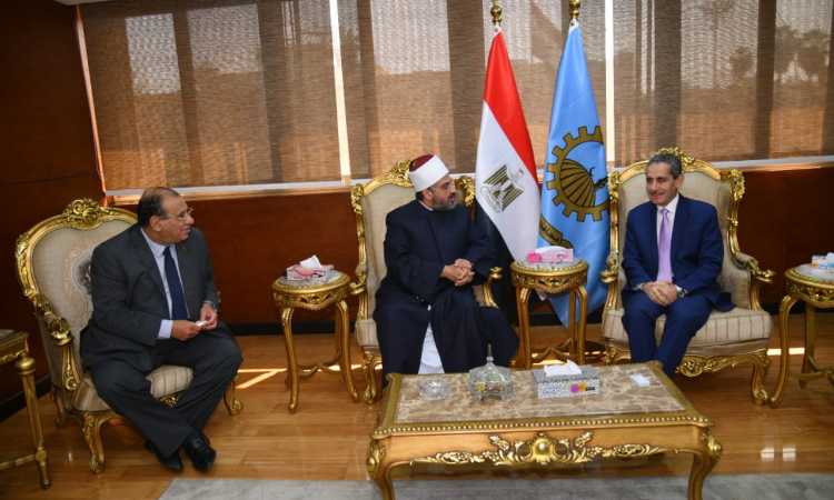 لقاء محافظ الغربية مع الدكتور طلعت عبدالقوي