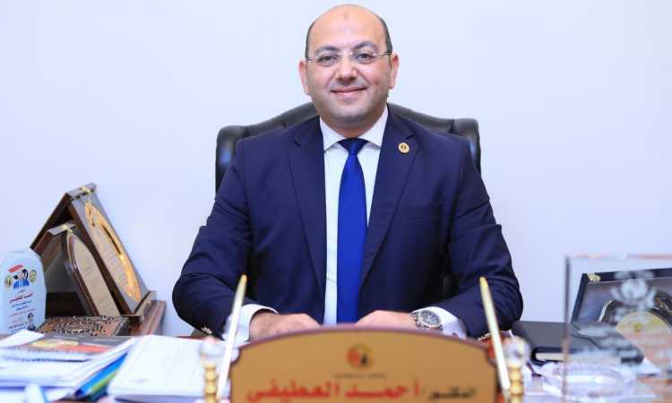الدكتور أحمد العطيفي