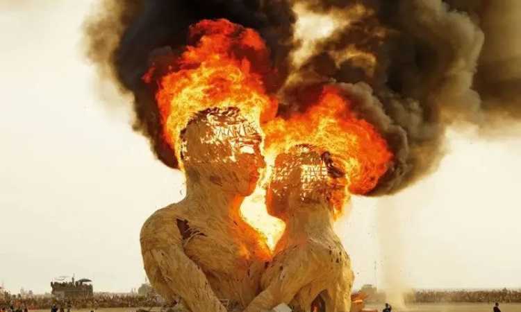 مهرجان الرجل المحترق