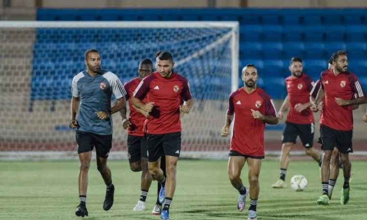 الأهلي يختتم تدريباته استعدادًا لمباراة المصري في الدوري