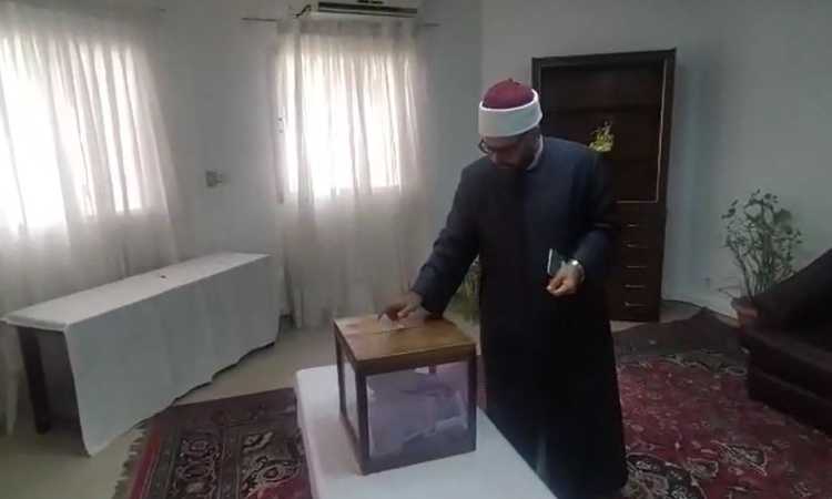 إدلاء المصريين بأصواتهم بانتخابات الرئاسة في غانا