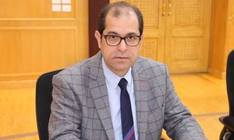 الدكتور يوسف عامر