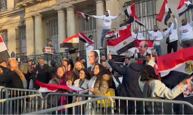 توافد المصريين بفرنسا للمشاركة بانتخابات الرئاسة
