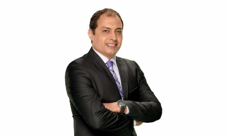 وفاة عمرو عبد الحق