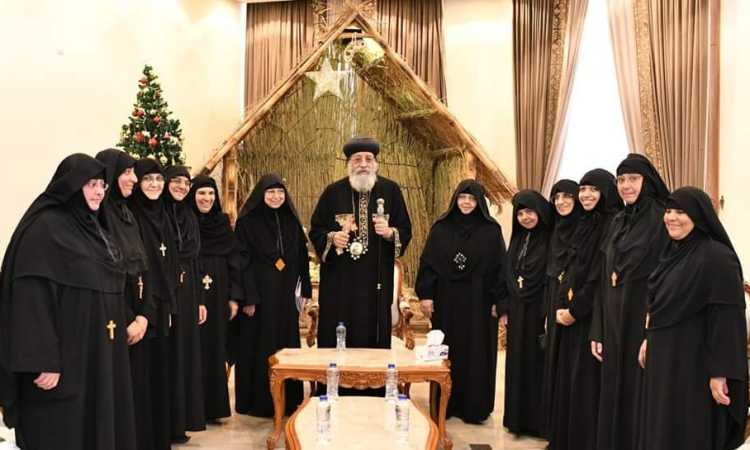 البابا تواضروس يستقبل رئيسات أديرة الراهبات