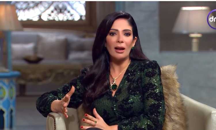 منى زكي