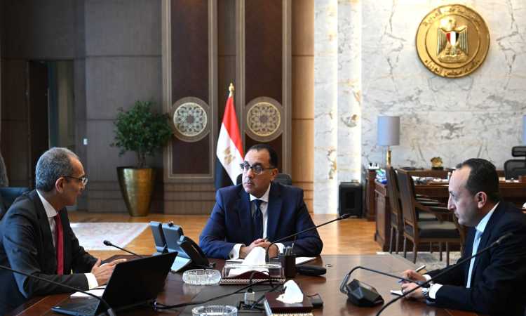رئيس الوزراء يتابع مع وزير الاتصالات مستجدات بعض مشروعات الوزارة