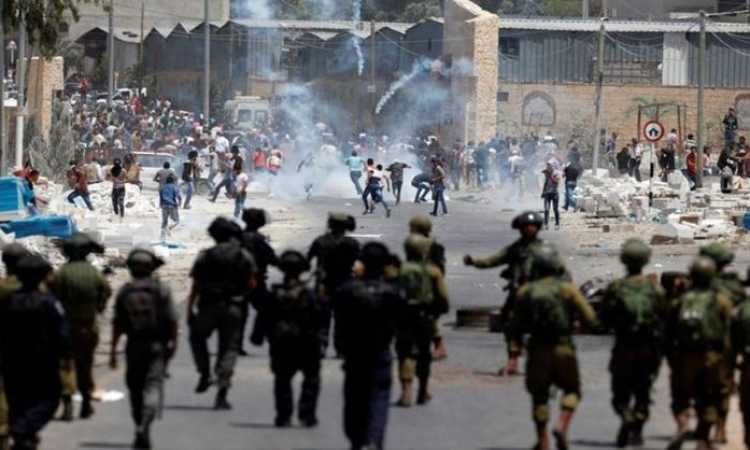 مواجهات بين الفلسطينيين وقوات الاحتلال الإسرائيلي