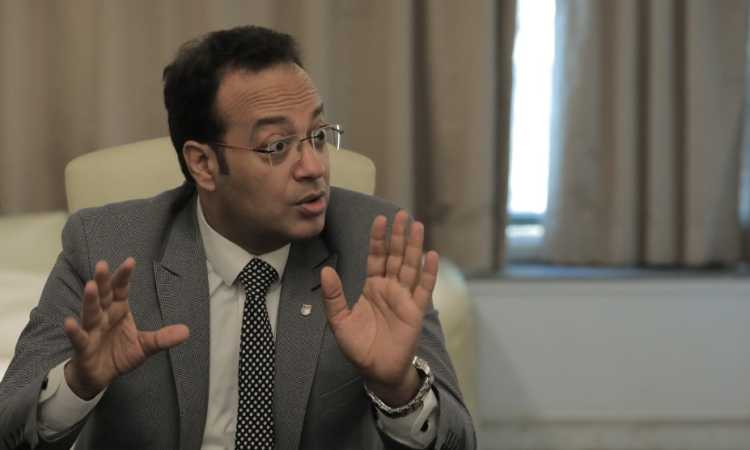 الدكتور حامد فارس، أستاذ العلاقات الدولية