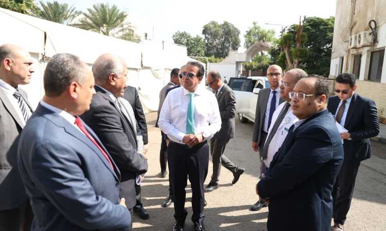 وزير الصحة والسكان