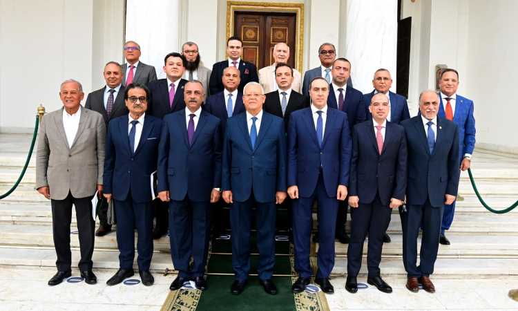 رئيس مجلس النواب مع عدد من رؤوساء الأحزاب