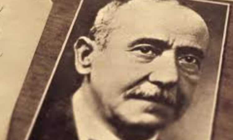 أمير الشعراء أحمد شوقي