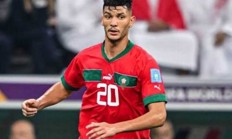 أشرف داري