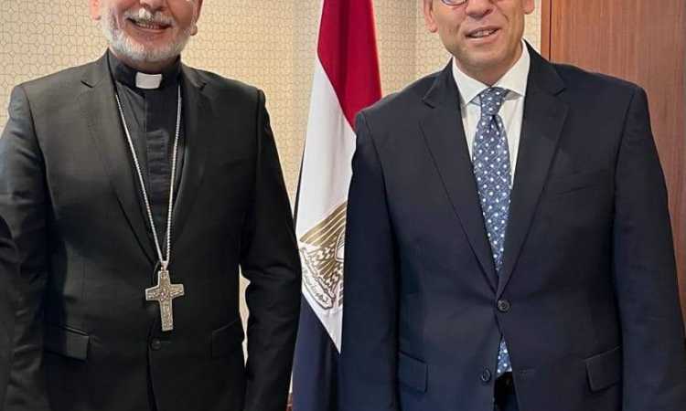الأنبا بولا يزور السفير المصري بكندا