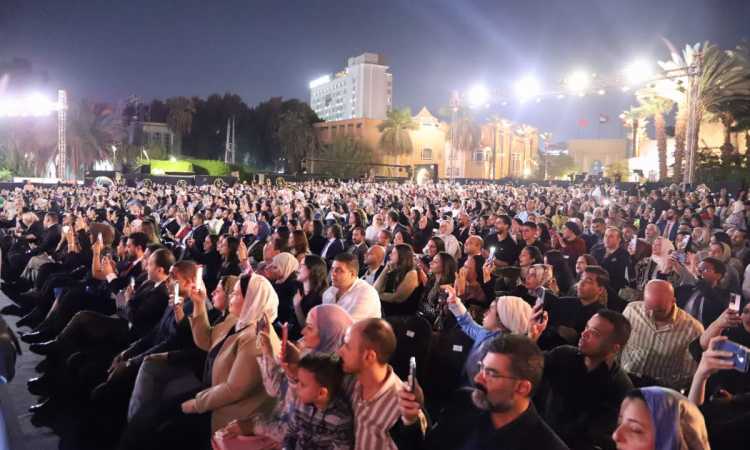 حفل تامر عاشور