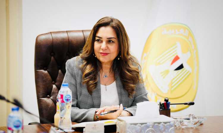 الدكتورة منال عوض
