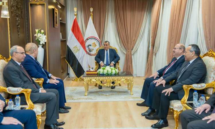 وزير الإنتاج الحربى وسفير مصر بالمغرب