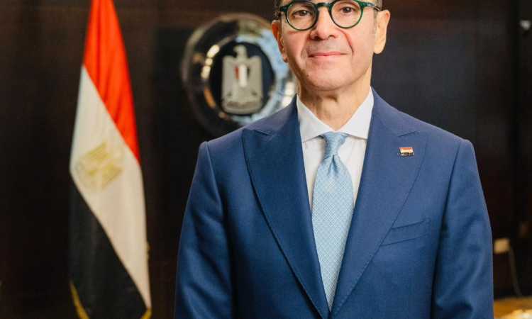 حسن الخطيب وزير الاستثمار