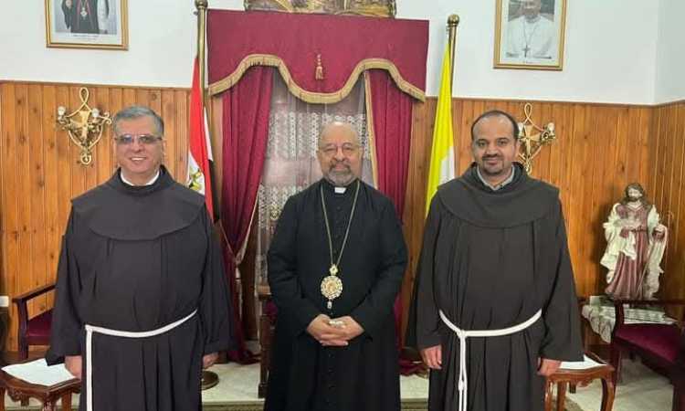 بطريرك الكاثوليك يستقبل الزائر الفرنسيسكاني لإقليم العائلة المقدسة
