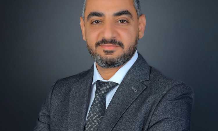 الطيار أحمد مطر مساعد رئيس القابضة للمطارات و الملاحة الجوية