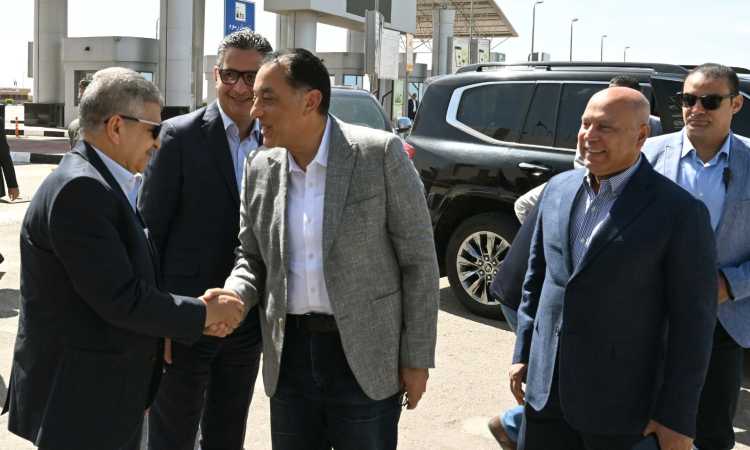رئيس الوزراء خلال اللقاء
