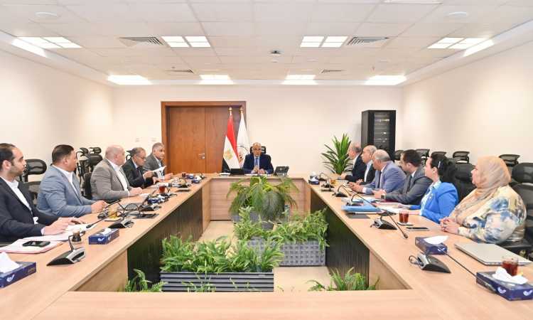 اجتماع وزير الري