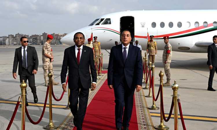 رئيس الوزراء يستقبل نظيره السوداني