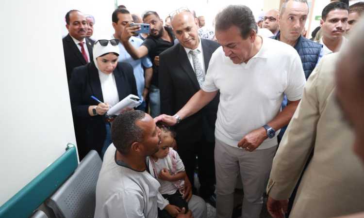وزير الصحة يتفقد مستشفى قفط