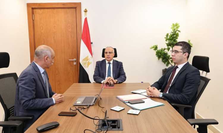 وزير الموارد المائية والري