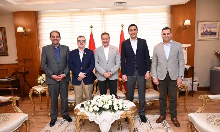 جوهر نبيل في جولة تفقدية ببورسعيد