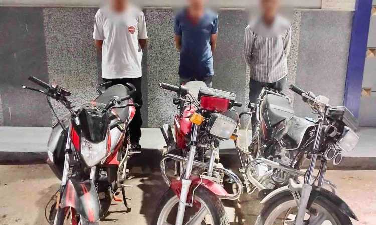 ضبط 3 أشخاص سرقوا دراجة نارية في أسيوط