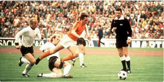 كرويف لاعب منتخب هولندا