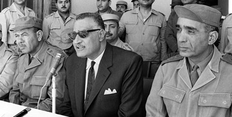 عبد المنعم رياض مع الزعيم جمال عبد الناصر
