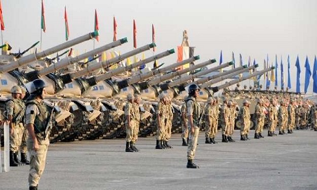 وزارة الدفاع الإماراتية تعلن تدمير 132 صاروخاً واعتراض 195 طائرة مسيرة أطلقتها إيران