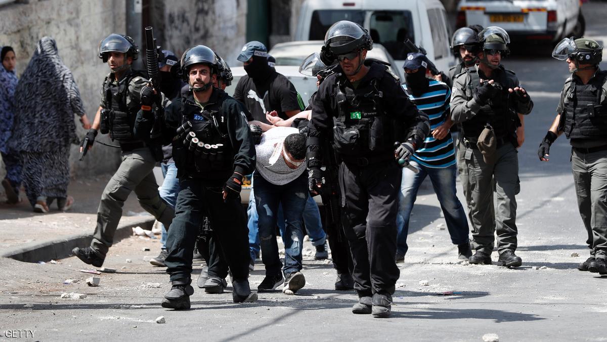 قوات الاحتلال تعتقل فلسطينى