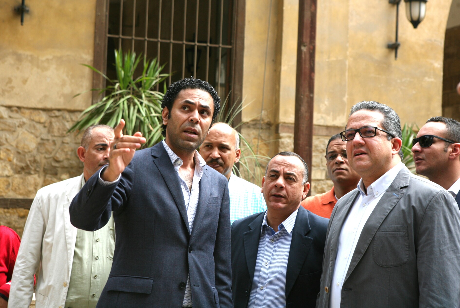 وزير الآثار