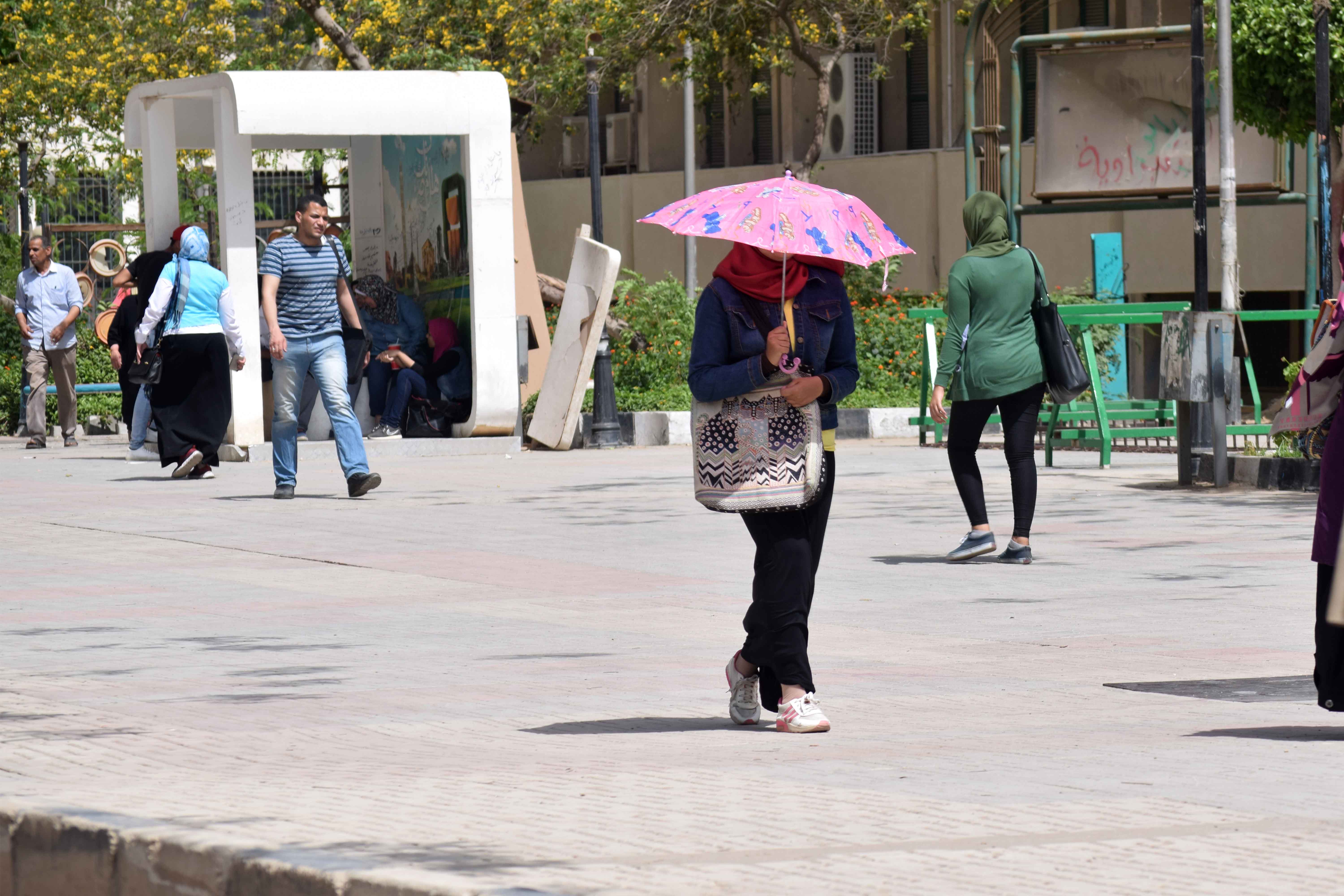 طقس حار