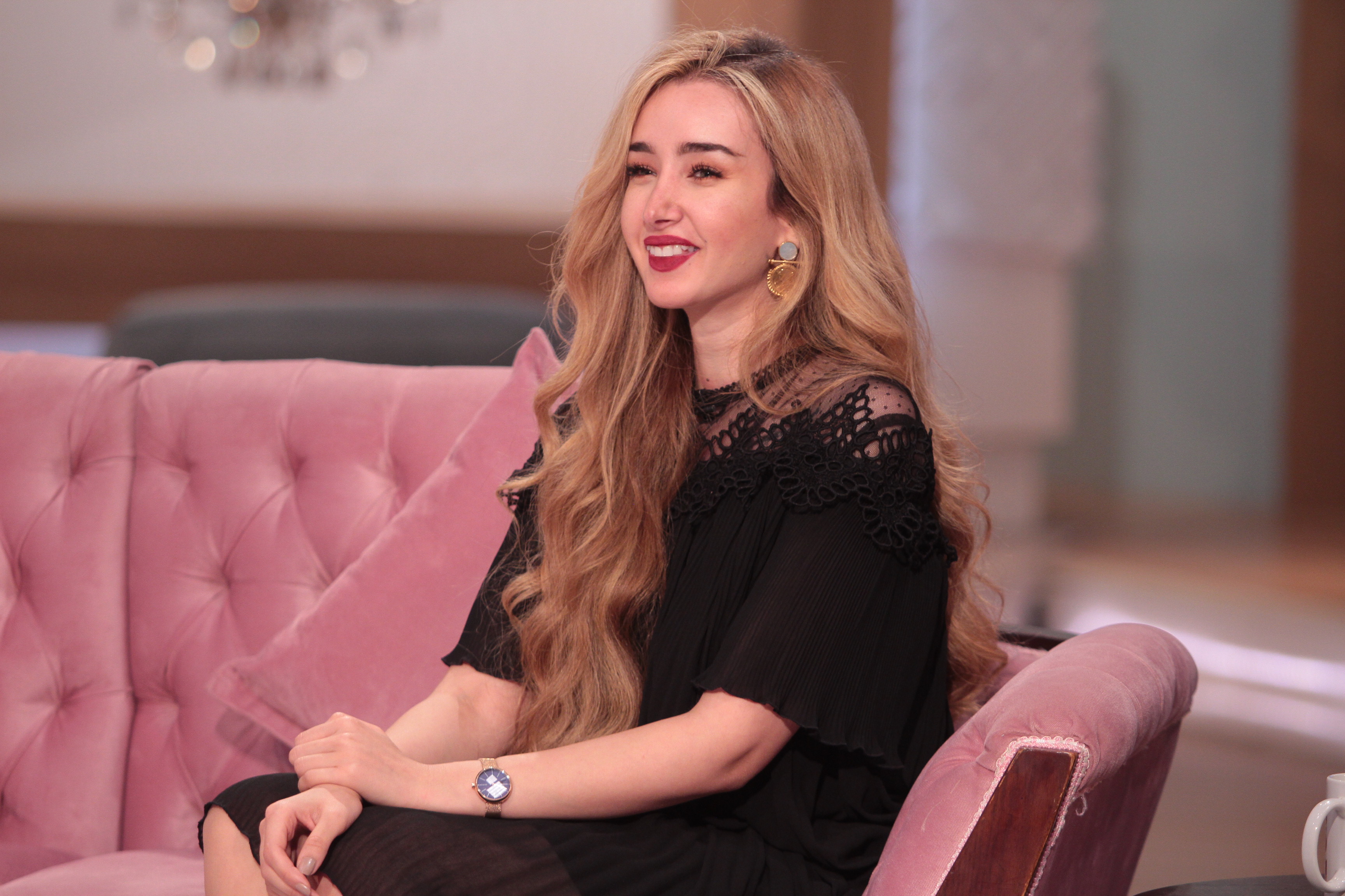 هنا الزاهد
