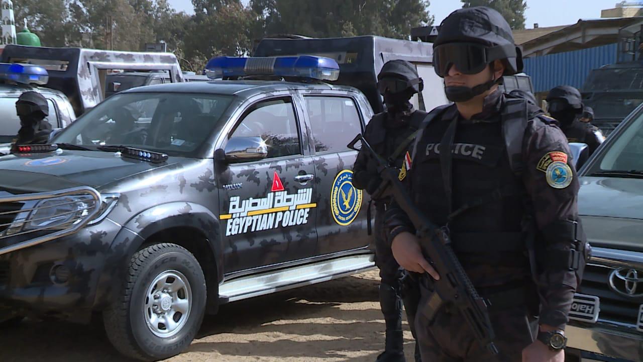سقوط قائد دراجة نارية صدم طفلاً في قبضة الأمن بالبحيرة